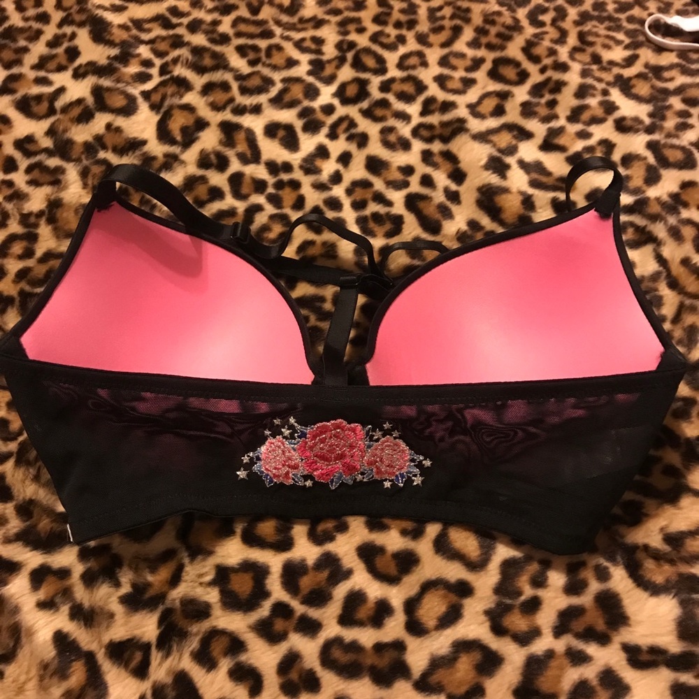 NWOT Victoria’s Secret Floral Black t-back bra